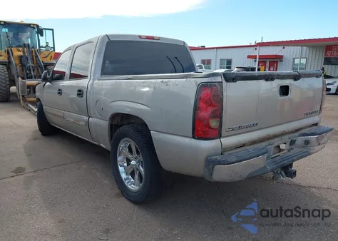 2005 Chevrolet Silverado 1500 Ls z USA, uszkodzony, nr VIN 2GCEC13T551355993